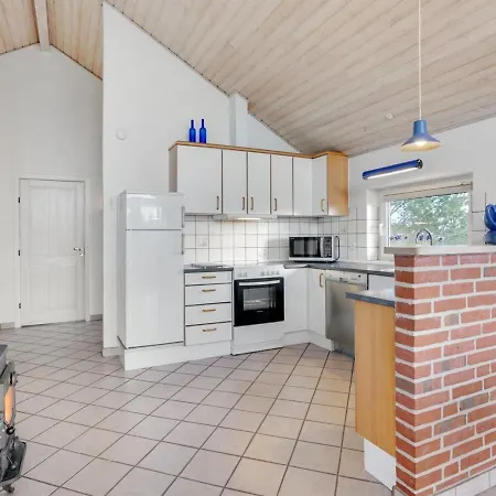 Holiday home Mari - 400m From The Sea In Western Jutland By Interhome *